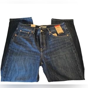 NEW!! Levi’s jeans women’s/juniors 31 straight